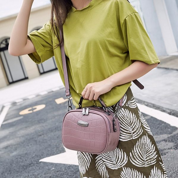 New Women Shoulder Bags Fashion Pu Rivet Handbags High Quality Pu Flap Crossbody Bag