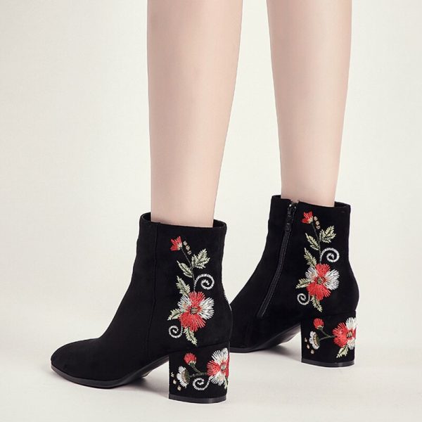 Vanessas Women's Ankle Boots Winter Warm Plush Fashion Embroider Boots