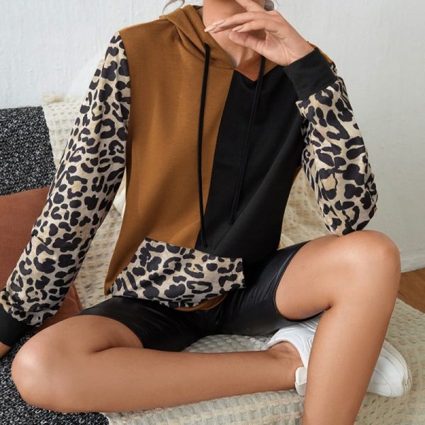 Leopard Print Color-Matching Hooded T-Shirt