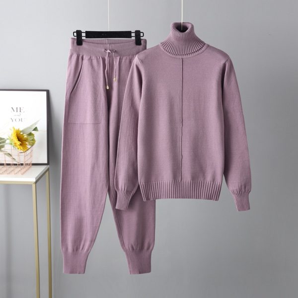 Turtleneck Sweater Set: Casual Autumn-Winter